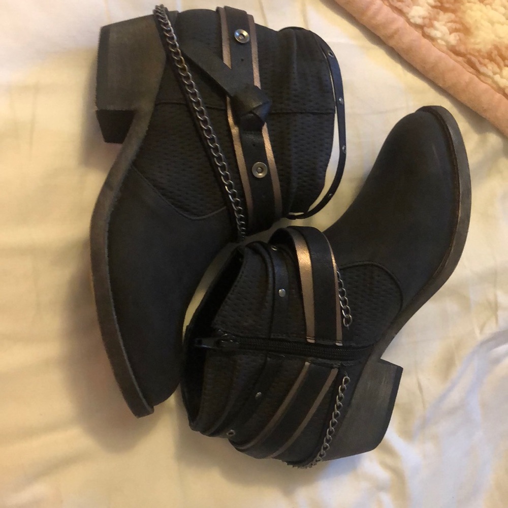 Cute ,fashionable boots!